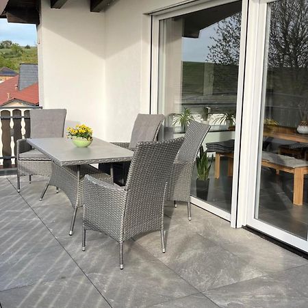 Apartment 100 Qm Im Weindorf - Balkon/Garage Aspisheim Luaran gambar